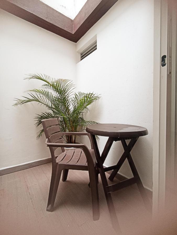 Laureles Guest House Lgh Hotel Medellin Exterior photo