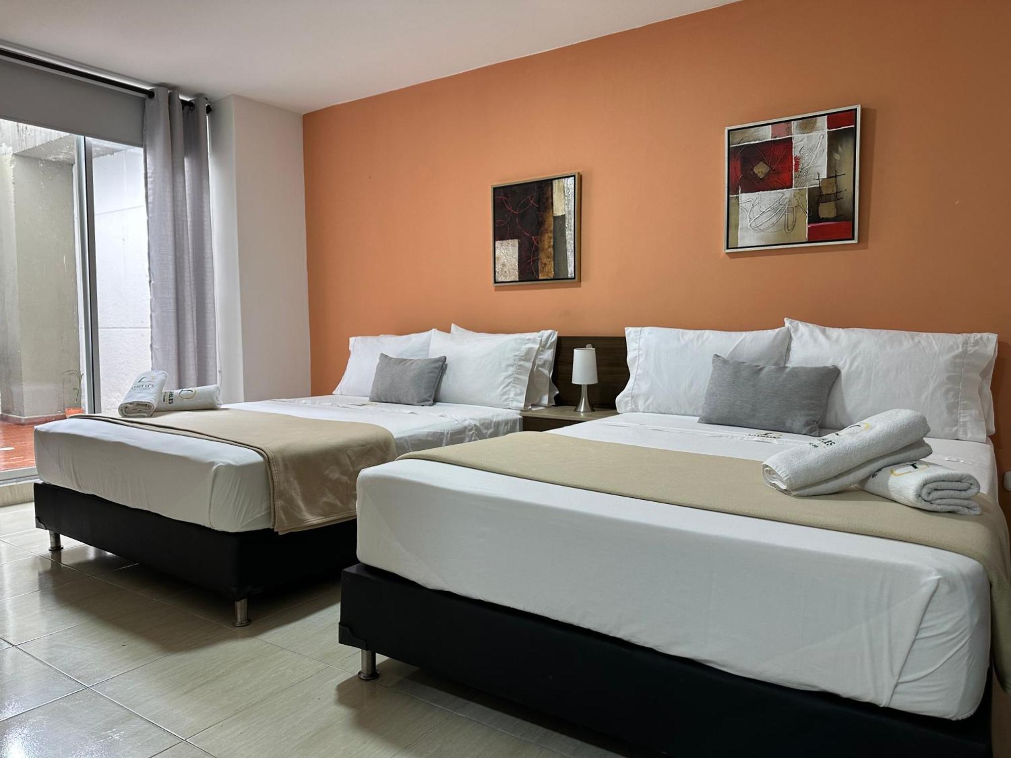Laureles Guest House Lgh Hotel Medellin Exterior photo