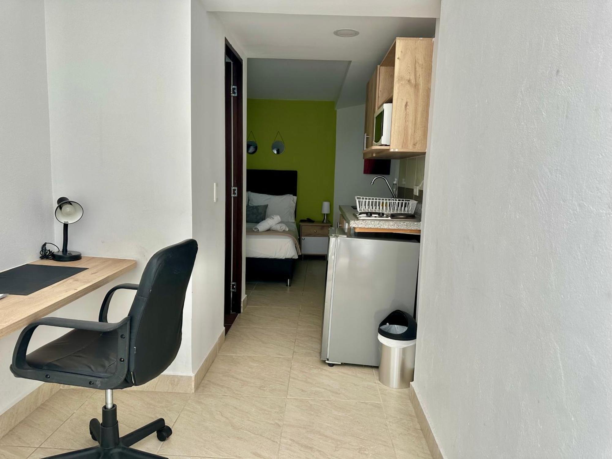 Laureles Guest House Lgh Hotel Medellin Exterior photo